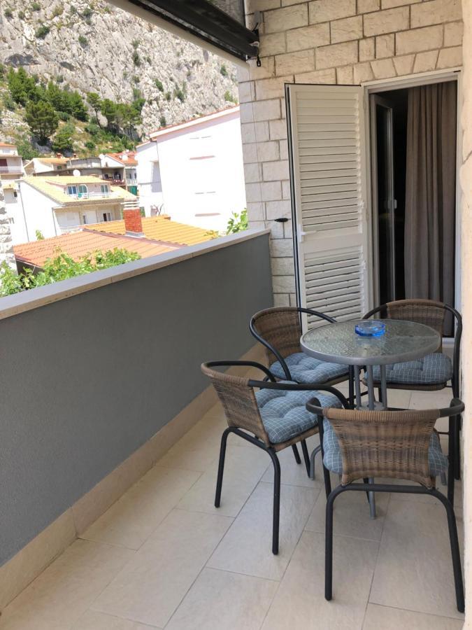 Omis - Private Ensuite Room With Balcony - Hotel Style Exteriör bild